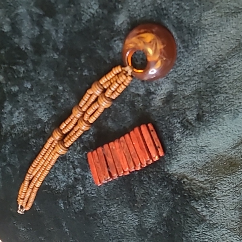 Wood/faux necklace & bracelet  20"
